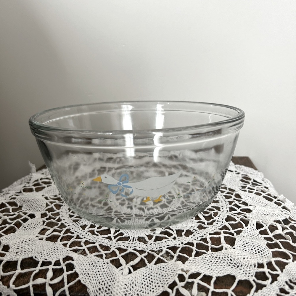 1987 Anchor Hocking Goose Mixing Bowl 1.5 qt